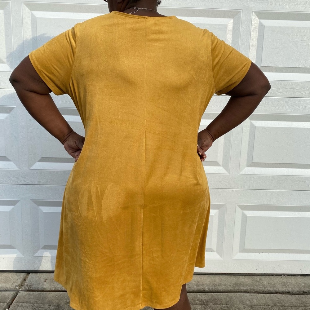 Tan Short Sleeve dress - Picture 2 of 7